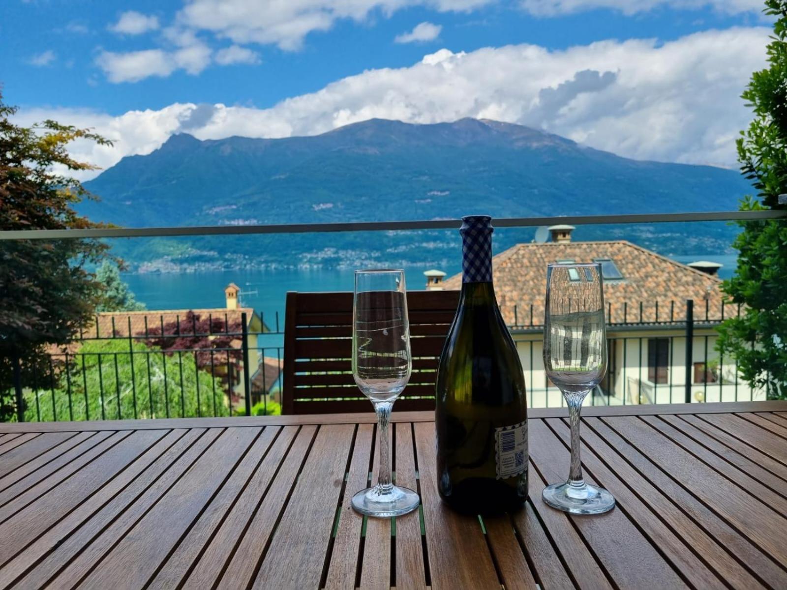 Apartment With Garden And Terrace Beautiful Lake View بيلانو المظهر الخارجي الصورة