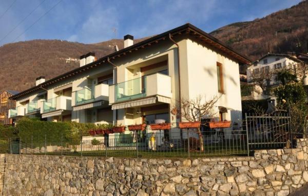 Apartment With Garden And Terrace Beautiful Lake View بيلانو المظهر الخارجي الصورة